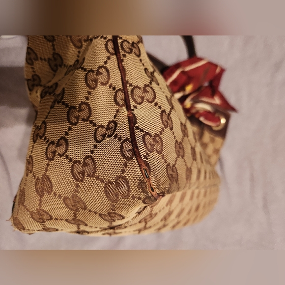 COPY - AUTHENTIC GUCCI MONOGRAM POSITANO TOTE - Picture 4 of 13